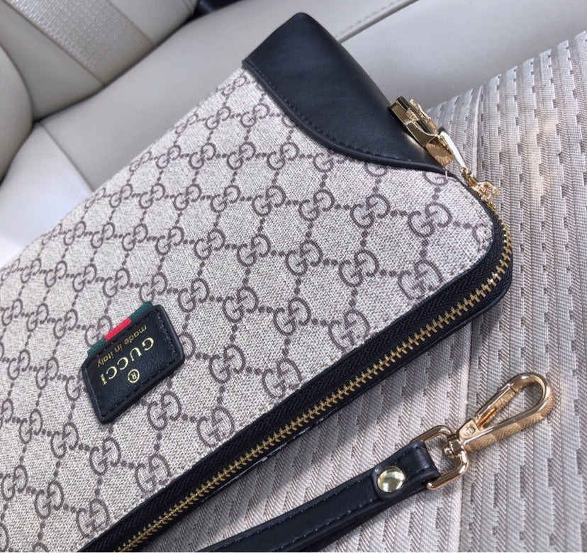 Gucci clutch/ wristlet